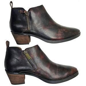 Women's Size 9 Vionic "Cecily" Leather Ankle Bootie